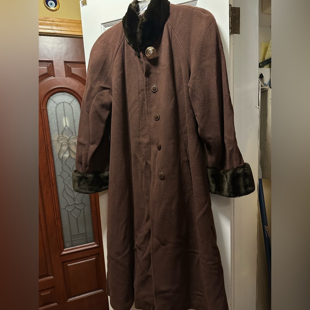 Women’s 8 petite long wool jacket with faux fur
